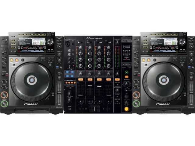 Pioneer DJ set; 2x CDJ2000 + DJM800